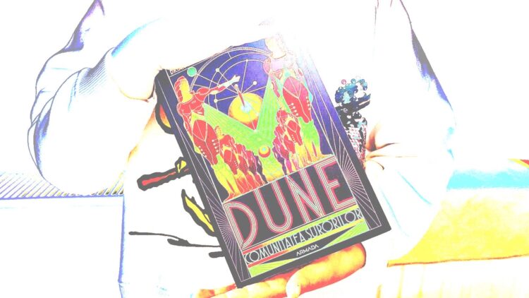 Cartea Dune Comunitatea surorilor este tinuta in brate de un copil