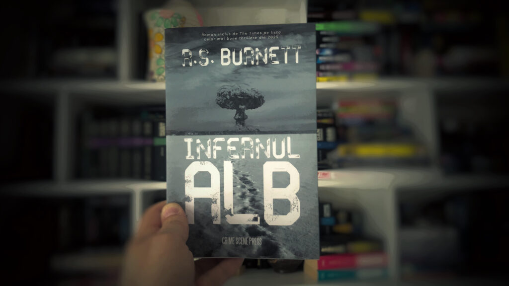 Romanul Infernul alb in fata unei biblioteci