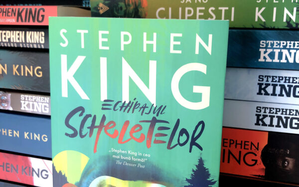 Echipajul scheletelor contine poeziile lui Stephen King